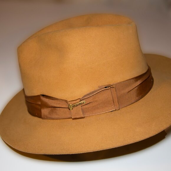 BILTMORE Fedora suede hat /Women/Men for all seasons. Elegant and conteporary - Picture 3 of 4